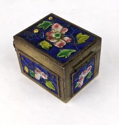 Antigua caja de baratijas de pastillas de sello de latón esmaltado Cloisonne chino flores azules años 20 Foto 1 de 4