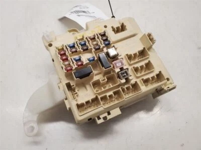 Lexus ES300 STD, Fuse Box, Cabin, 98-01, 3.0L,V6, U140E, 4-Speed, 82730-06020   - Image 1 of 4