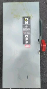 GE TH3362 HEAVY DUTY SAFETY SWITCH 60A 600V AC MAX. W/Fuses - Picture 1 of 4