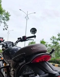 Maniglia ORIGINALE Grab Rails LH e RH adatta per Triumph Scrambler 400 X - Foto 1 di 4