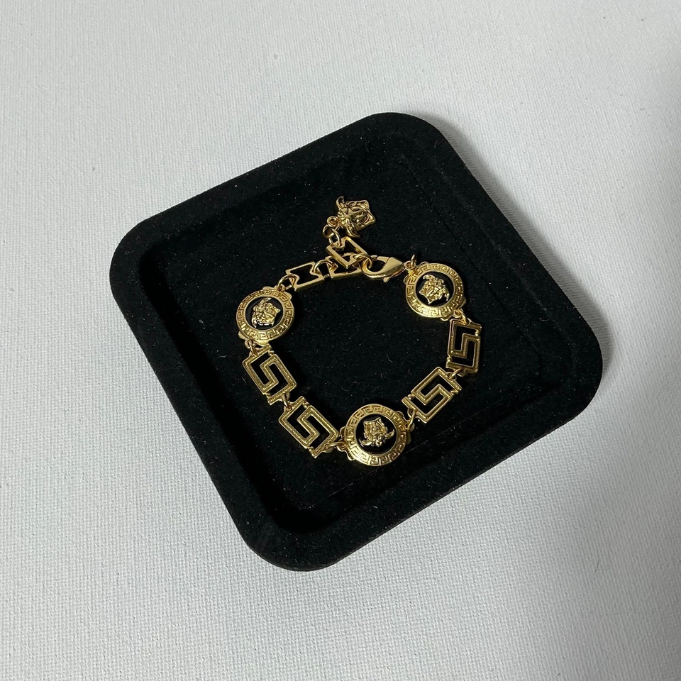 范思哲金色logo手链带盒 — 第 1/3 张图片