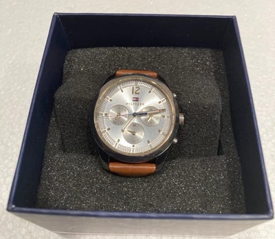 Tommy Hilfiger Women's Watch Box w/ stickers Leather Strap Looks & Works Perfect - Image 1 of 4