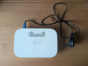 SKY Q Wireless Network booster / extender + Power lead WHITE model EE120 - Afbeelding 1 van 5