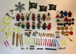 LEGO Ninjago Lotto 14 Minifigure, 70+ Accessori Eroe Wu Nya Okino Murt Zombie - Foto 1 di 7