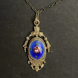 Sweet Dainty Vintage 1928 Necklace Blue Pink Rose Enamel Gold Tone Choker - Picture 1 of 4