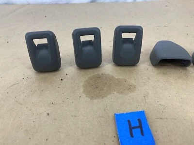 Cubierta gris de anclaje de paquete de asiento trasero Lexus ES300 1997-2001 FABRICANTE DE EQUIPOS ORIGINALES #2279E Foto 1 de 2