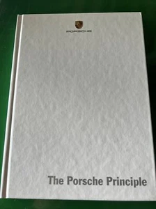 Folleto de coche original Porsche Principle Performance trasero duro coleccionable 2008 - Imagen 1 de 4