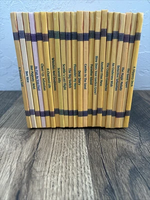 Raro Lote De 22 Libros De Cofre Del Tesoro De La Sirenita 1992 Libros Disney Foto 1 de 4