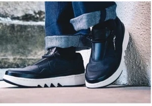 NIKE AIR JORDAN 1 JESTER XX LOW AV4050 100 NERO-NERO-VELA-NERO TAGLIA 11 US - Foto 1 di 9