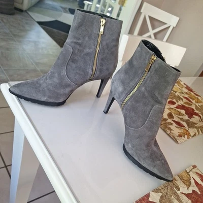 CK女式8.5踝靴麂皮绒灰色尖头短靴金色Hdwre 2侧拉链 — 第 1/4 张图片