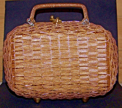 Cartera de Colección Hollywood Shaggee Hecha a Mano Metálica Tono Dorado Cesta Tejido Foto 1 de 4