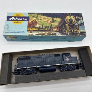 HO Scale Athearn MISSOURI PACIFIC GP 38-2 Diesel Locomotive #2101 - Picture 1 of 10