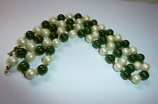Alte grüne ( Jade ) - weiße  Perlenkette aus Nachlass
