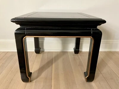 Mesa de bajo acento lacada negra estilo Ming chino Foto 1 de 4