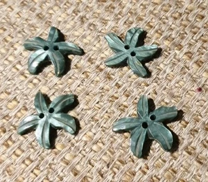 Set 4 Vintage Celluloid Floral Design Buttons - Picture 1 of 3
