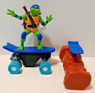 Leonardo Half Pipe Skateboard *Comes with REMOTE *WORKS TMNT - Image 1 of 4