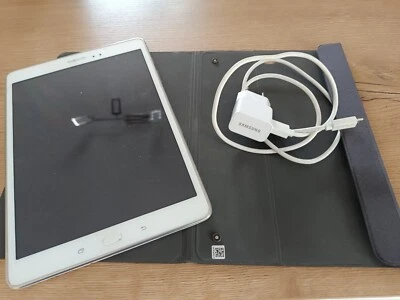 Samsung Galaxy Tab A SM-T550 16GB, WLAN, 24,6 cm (9,7 Zoll) - Weiß - Bild 1 von 4