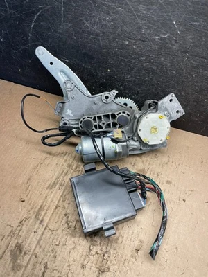 2009 to 2016 GMC Acadia Rear Trunk Liftgate Power Motor Actuator OEM U1331 DG - Image 1 of 4