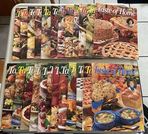 24 Vintage Taste of Home Magazines Dec/Jan 1998 - Oct/Nov 2001 - Foto 1 di 9