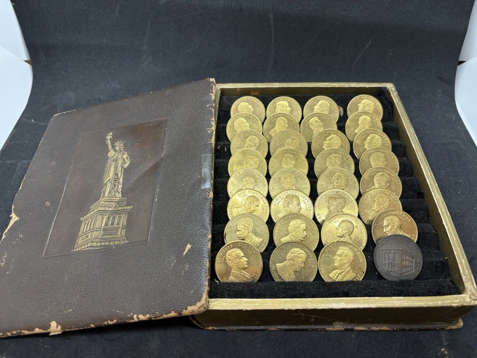Juego de 32 monedas conmemorativas presidenciales de latón vintage Franklin Mint Foto 1 de 2