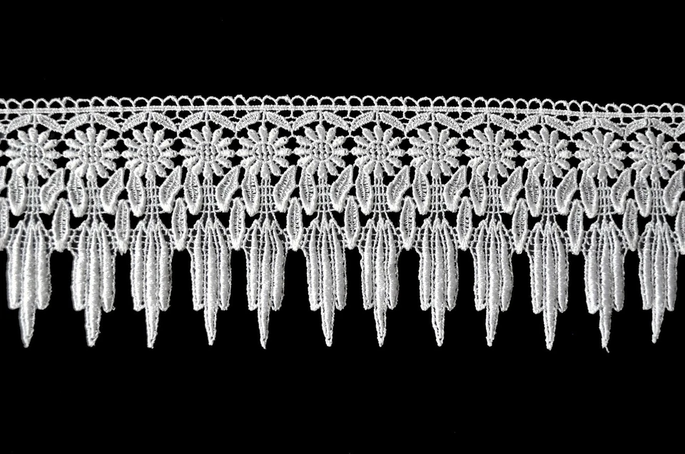 Unotrim 4.5 英寸象牙白 Venise 花卉花边装饰扇形边缘按码出售 — 第 1/1 张图片