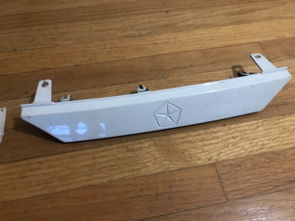 PARRILLA 1990-91 PLYMOUTH LÁSER RS B479230 Foto 1 de 4