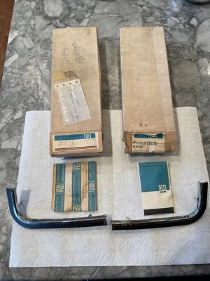 Новые из старых запасов молдинги для передней решетки радиатора GM 231174/231175 1971 Oldsmobile Custom Cruiser левая и правая - Изображение 1 из 4