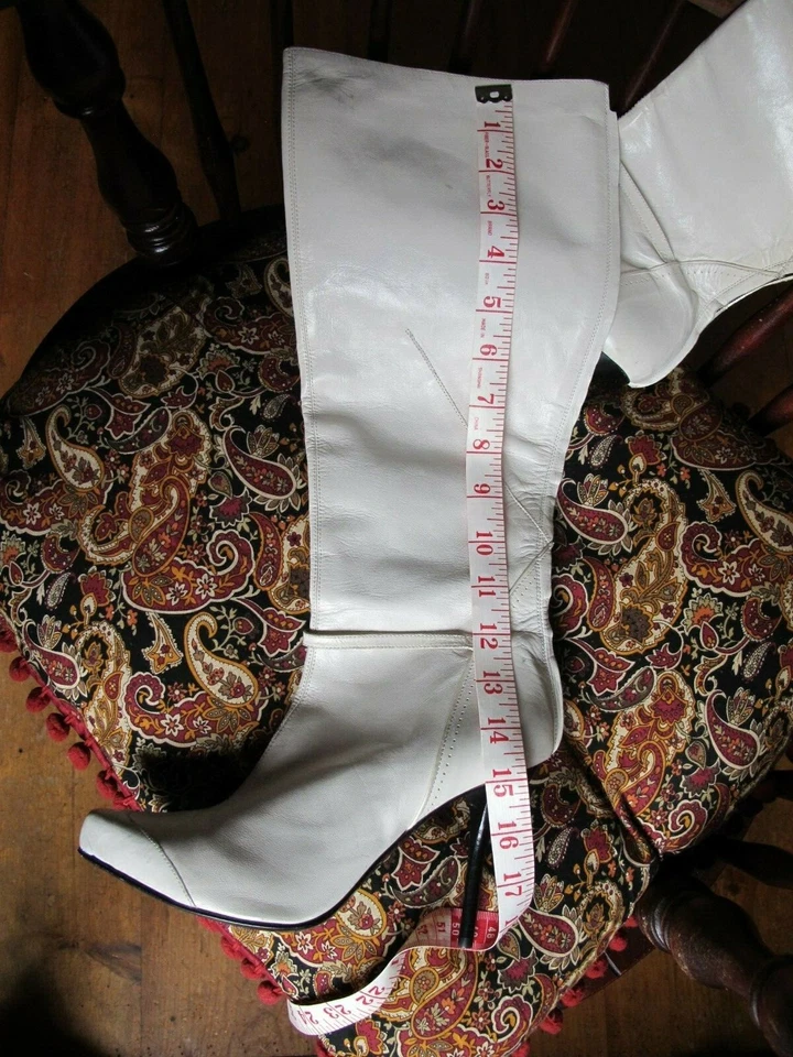 CoSTUME NATIONAL Pointy Toe Stiletto White Leather Boots Zip Sz 38 Vintage - Image 1 of 4