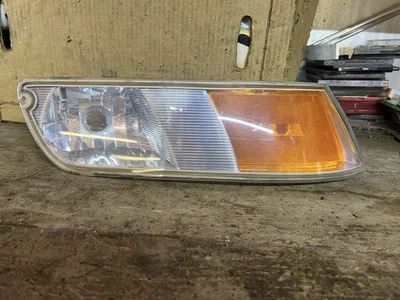 1998 Mercury Grand Marquis Corner/Turn Signal Light PASSENGER SIDE OEM 1998 - Image 1 of 4