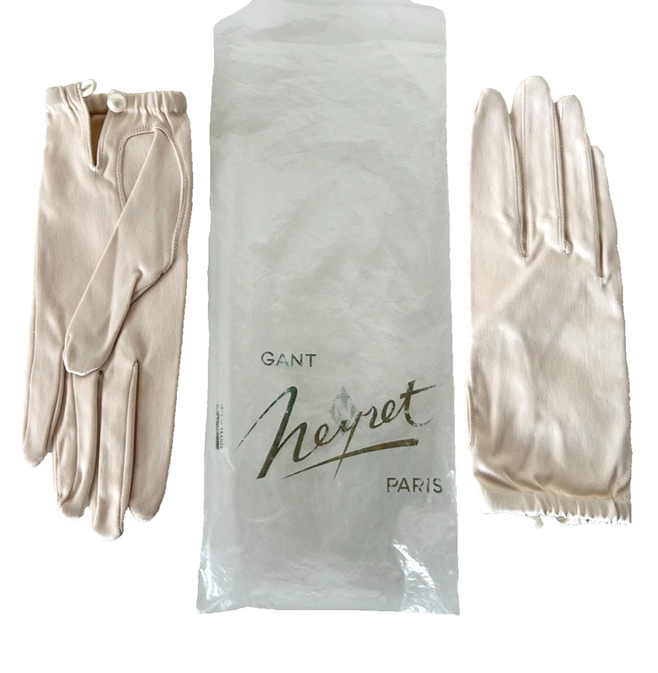 Luvas vintage NEYRET tamanho 7 blush cetim elástico pérola botão fechar NOVO França - Imagem 1 de 4