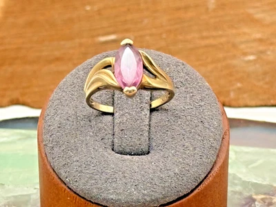 Vintage 10Kt solid Yellow Gold Pink Tourmaline ring in size 7.25--2342.24 - Image 1 of 4