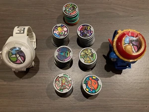 Yo-Kai Medal Lot of 69 with 2 watches - Picture 1 of 8