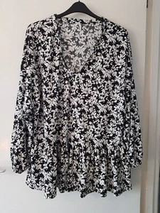 Size 22 loose fit black with white floral Blouse - Picture 1 of 3