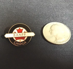 VINTAGE BANFF CANADA QUEBEC RED MAPLE LEAF SKI LAPEL PIN LATCH - Picture 1 of 3
