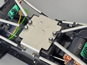 Aluminum Under Mount Chassis Plate Brace Bracket Tamiya 1/10 Bullhead Clodbuster - Picture 1 of 10