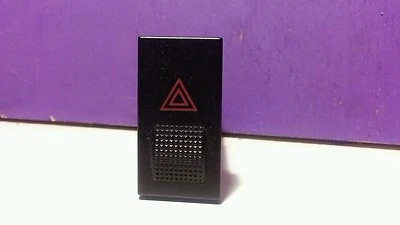 2000 2001-02DAEWOO NUBIRA POWER HAZARD LIGHT CAUTION LAMP SWITCH BEZEL OEM 0C11A - Image 1 of 4