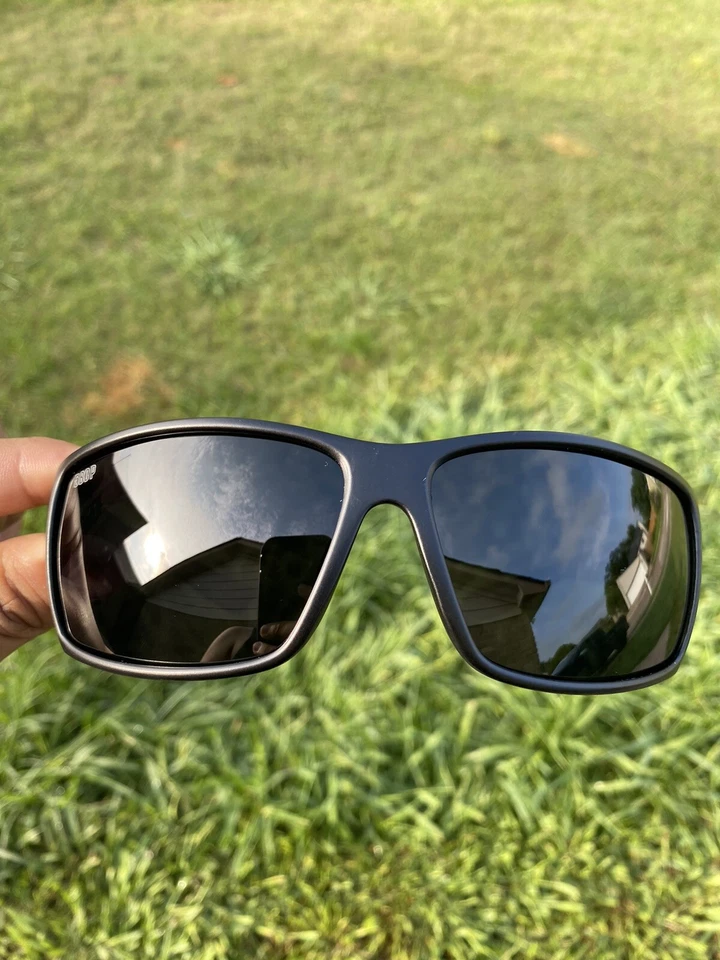 Gafas de sol rectangulares Costa Del Mar para hombre - negras/negras Foto 1 de 4