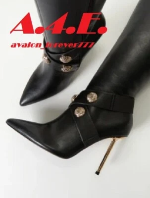 Nuevas Botas Rock Star Negras Tacones Picos Dorados "Torri" de Shoedazzle. Talla 10 Foto 1 de 4