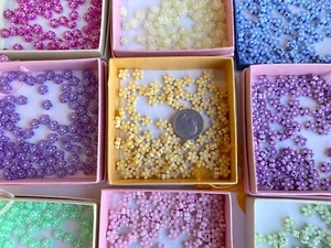 Flower Beads Daisy Roses Mixed Color Beads for Jewelry 9mm 1000 pcs - Picture 1 of 11