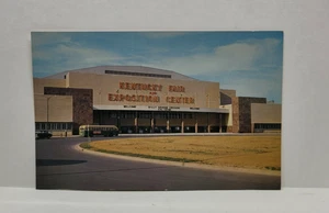Entrada postal al nuevo centro de exposiciones de la feria estatal de Kentucky coche y autobús antiguo - Imagen 1 de 2