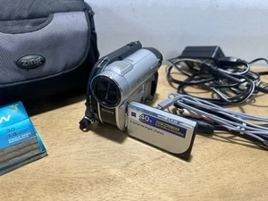 Sony DCR-DVD610 DVD Handycam Camcorder 40x Optical Zoom Bundle Tested No Battery - Picture 1 of 9