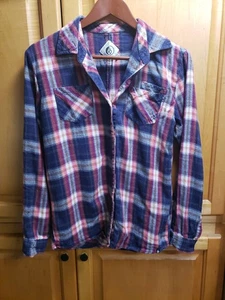 Womens XS Volcom Blue Peach Pink Tan & White Button Up Flannel With Pockets - Picture 1 of 20