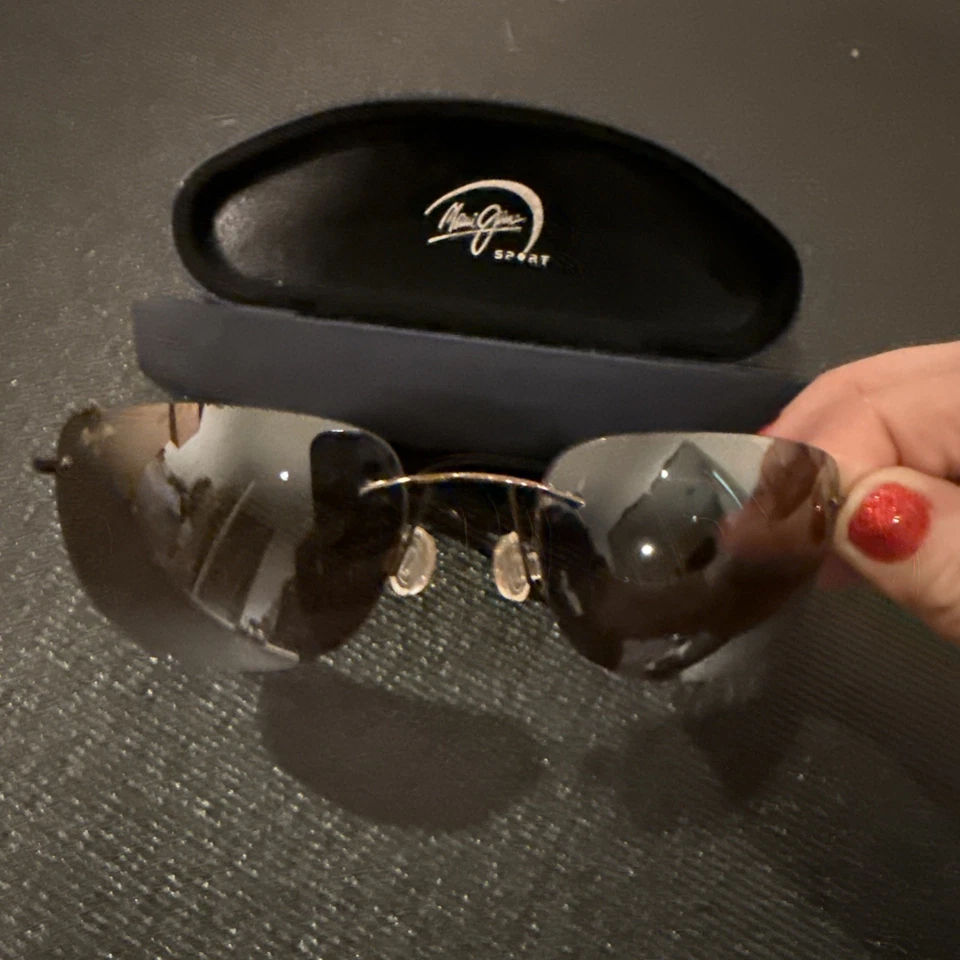 Maui Jim Kapalua MJ 502 23 钛合金运动镜框 + 毛伊玫瑰偏光镜片 — 第 1/4 张图片