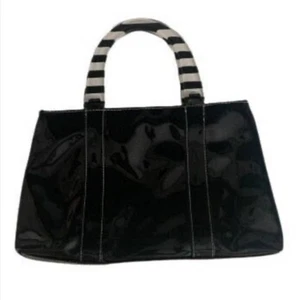 Vintage Womens Clutch Striped Lucite Handle Bag Patent Leather Handbag Black 70s - Picture 1 of 11