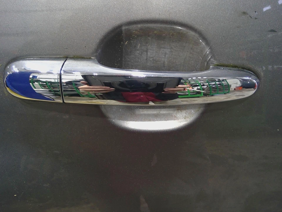 Conjunto de manija de puerta trasera Kia Sorento 11-15 lado del pasajero derecho cromado OEM Foto 1 de 1