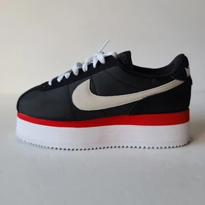 Scarpe Nike By You Cortez Platform Nero Bianco Rosso FQ7223-905 Donna Taglia 9,5 - Foto 1 di 5