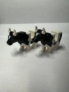 LEGO Rare Retired BLACK & WHITE COW Set of 2 - Picture 1 of 1