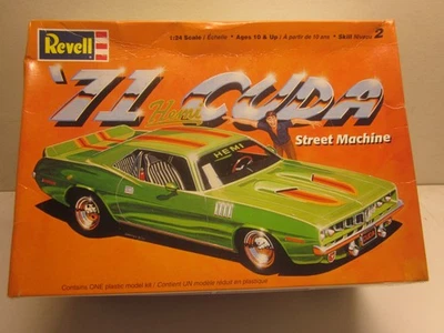 REVELL '71 PLYMOUTH CUDA STREET MACHINE  1:24 SCALE MODEL CAR KIT - Image 1 of 4
