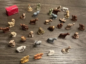 Lot of 35 Wade Whimsies Vtg Porcelain Figures Mixed Animals Sea Etc England Noah - Picture 1 of 12