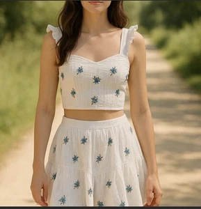 Top corto floral con ojales Kirious para adolescentes M blanco Cottagecore coqueta romántica - Imagen 1 de 3